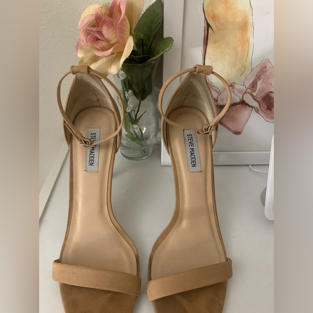 Steve Madden nude heels